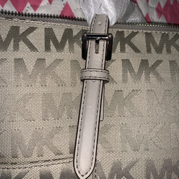 Michael Kors jet set travel - Picture 3 of 6